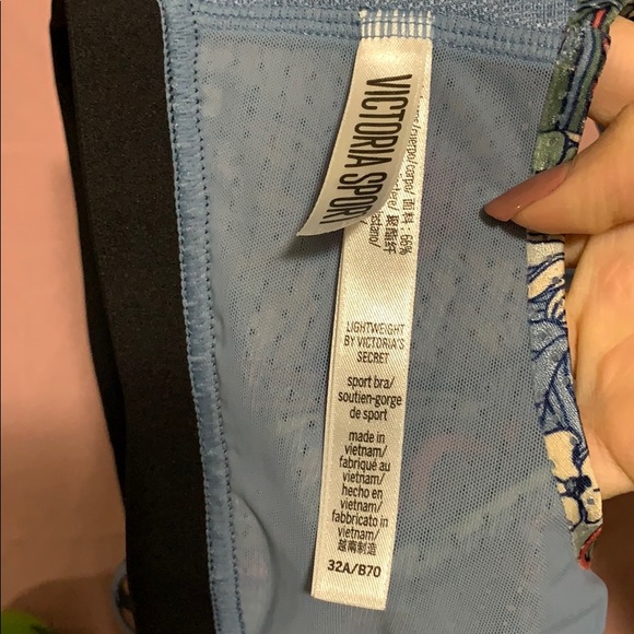 Victoria secret sport size 32a - Picture 4 of 4